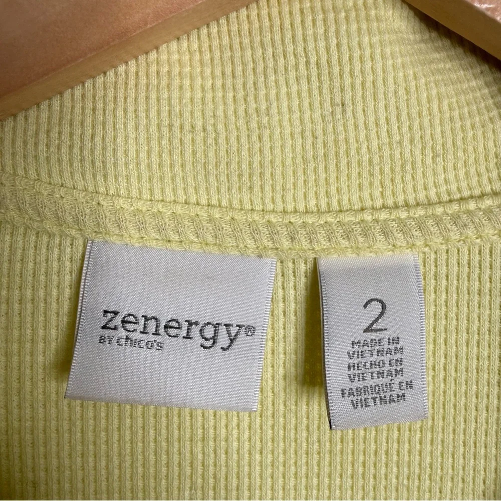 Chico’s Zenergy Light Yellow Jacket‎ Mesh Detail w/ Pockets Large Chico’s Size 2